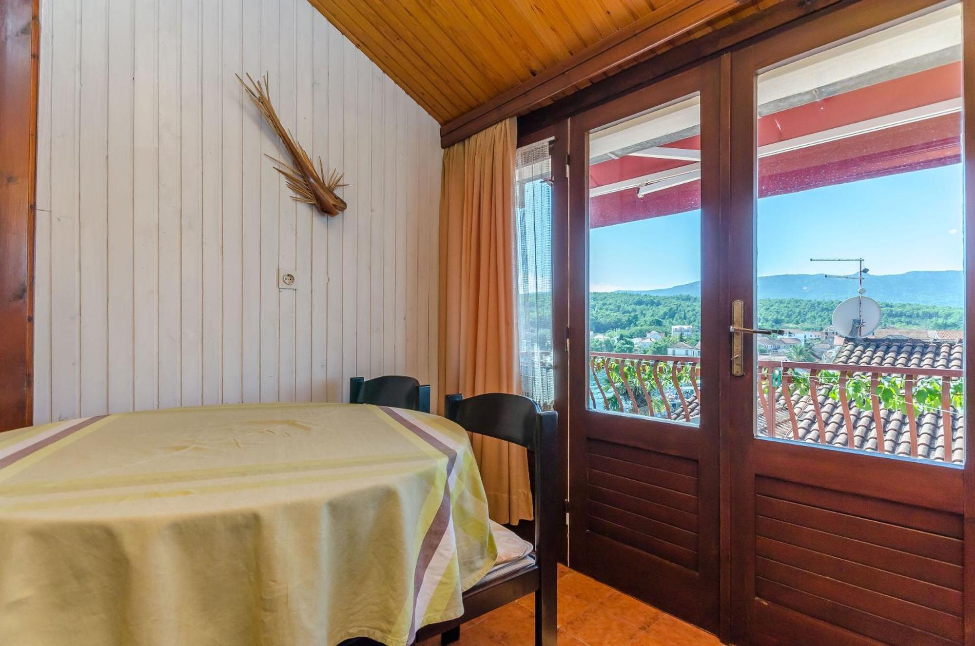Apartments And Rooms Darinka Vrboska Exterior photo